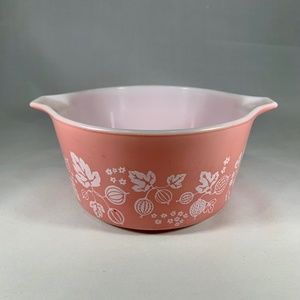 Pyrex Gooseberry Design 1 Qt. Casserole Dish